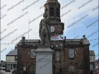lochmaben_july09_pic009 Robert the Bruce in front of the Town Hall