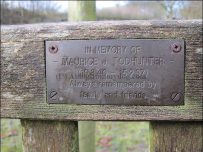 Plaque on the seat back Plaque on the seat back